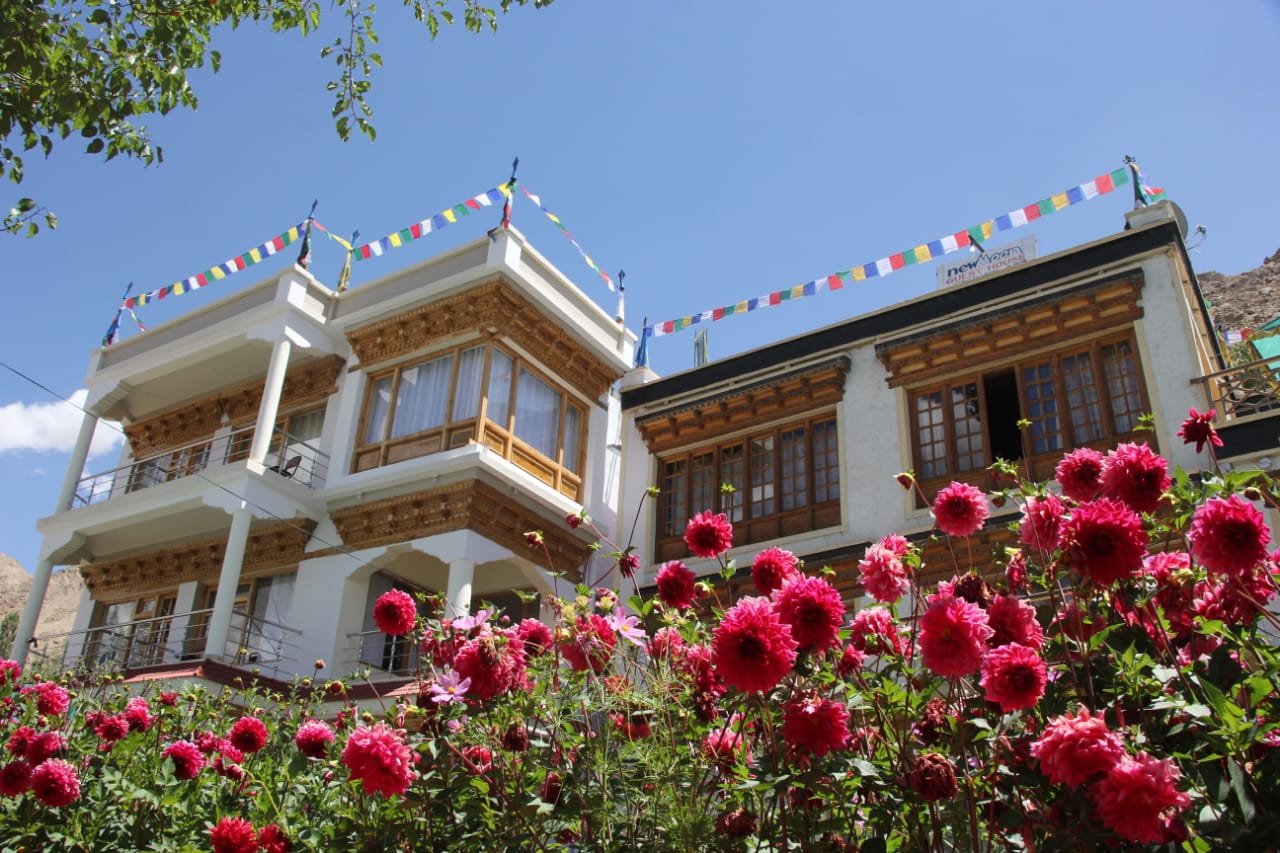 LEH HOME STAY