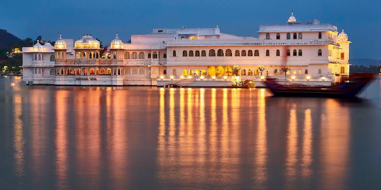 UDAIPUR HERITAGE TOUR